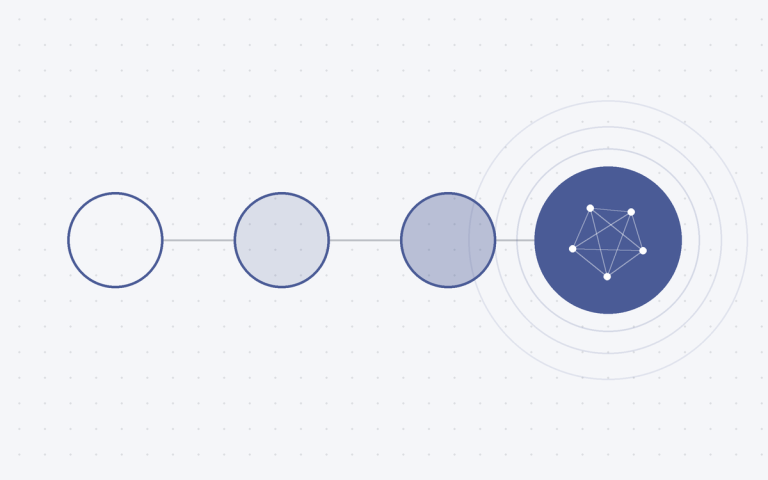 Abstrakte Grafik: drei Kreise in zunehmender Füllung und ein vierter, gefüllter Kreis mit Netzwerk in CI-Blau, Sinnbild für vier Kränkungen des Menschen